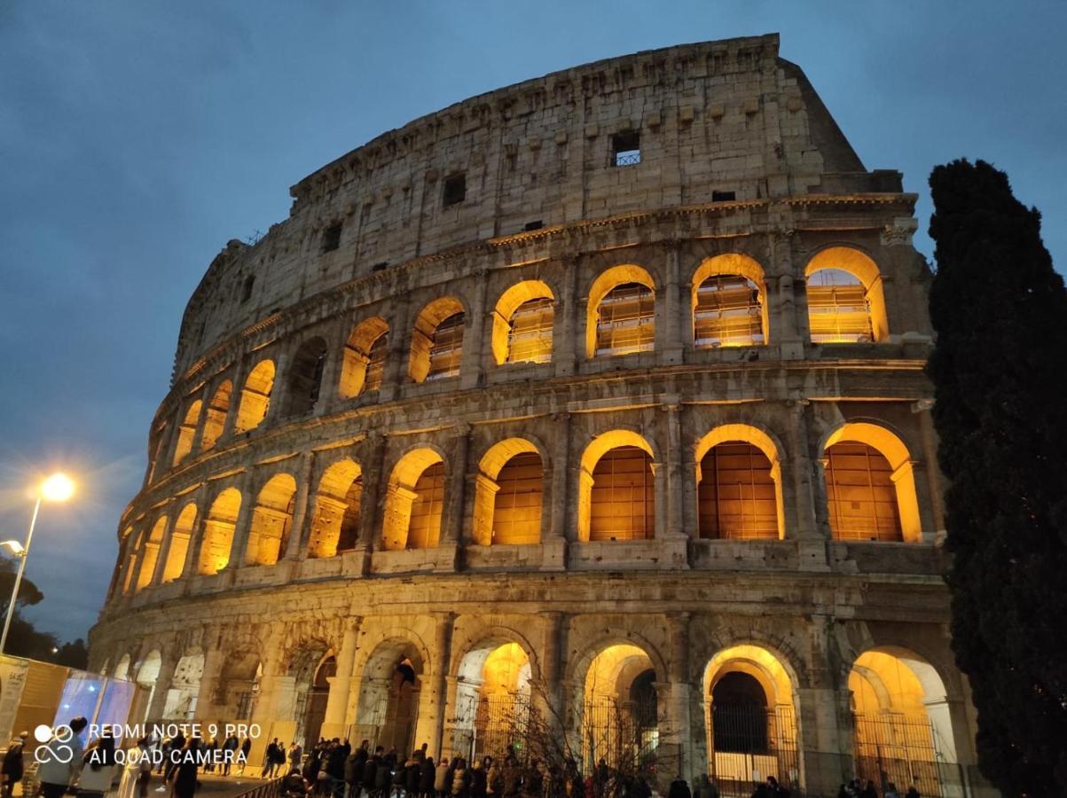 Luminoso Appartamento In Centro Storico Рим Экстерьер фото